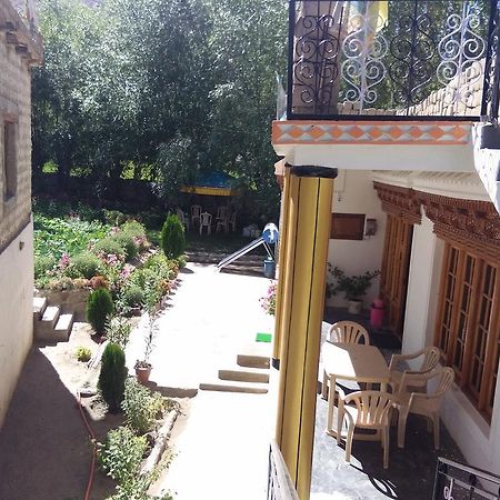 Galaxy Guest House Hundar Экстерьер фото