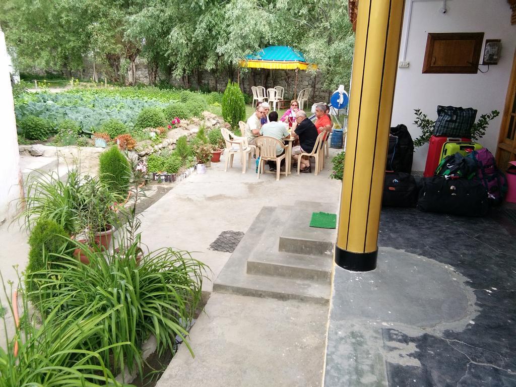 Galaxy Guest House Hundar Экстерьер фото