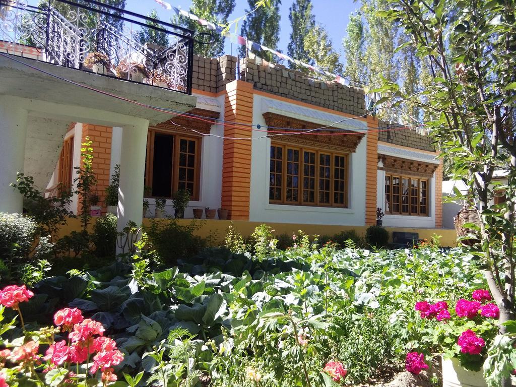 Galaxy Guest House Hundar Экстерьер фото