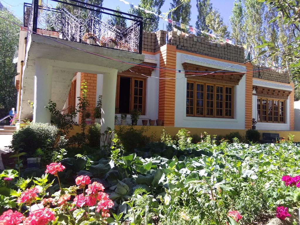 Galaxy Guest House Hundar Экстерьер фото
